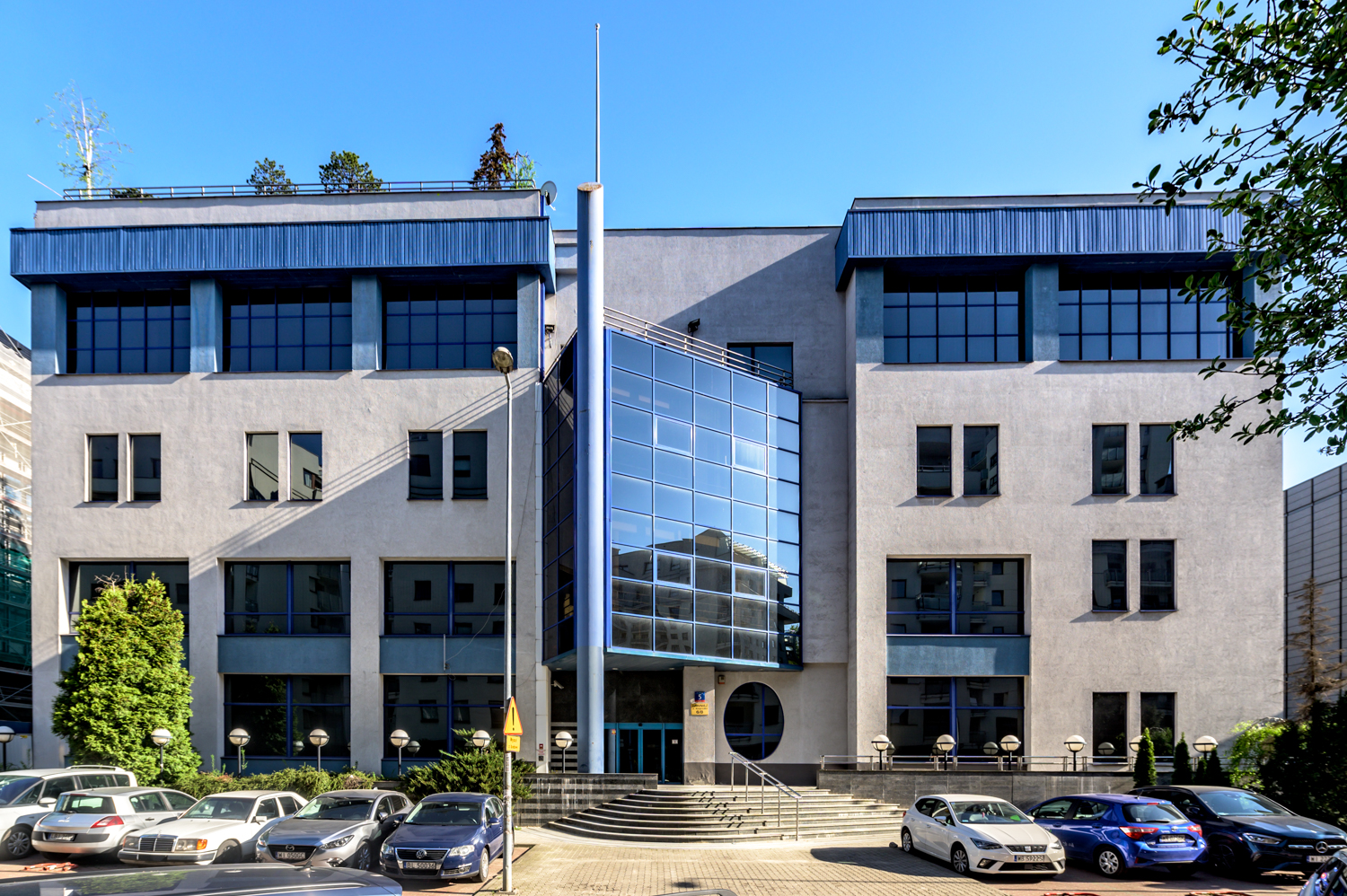 Zdjęcie architektury budynku Centrum Kart i Czeków i Dpt. Informatyki Banku Pekao SA